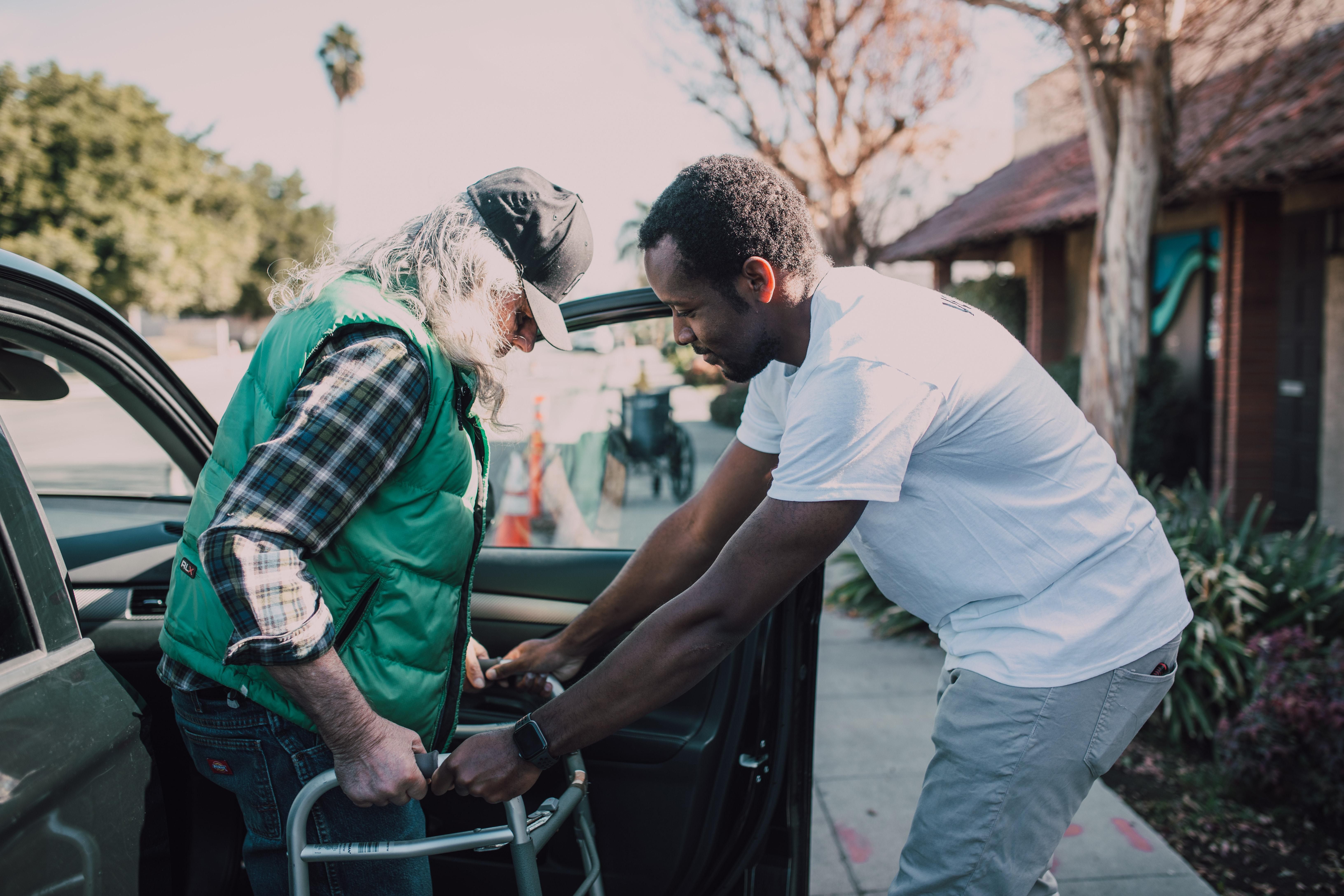 americans help strangers, is america getting better, america is great