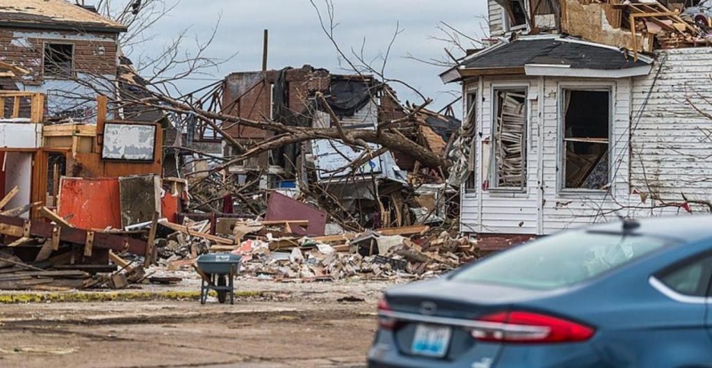 tornado, mayfield, kentucky, christmas