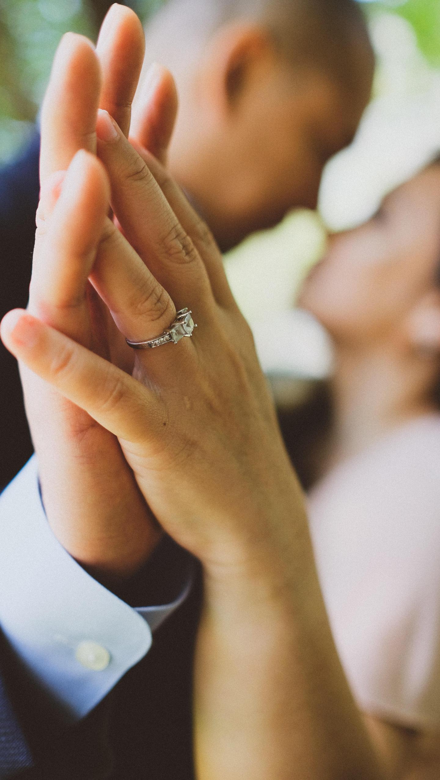 wedding rings, diamonds
