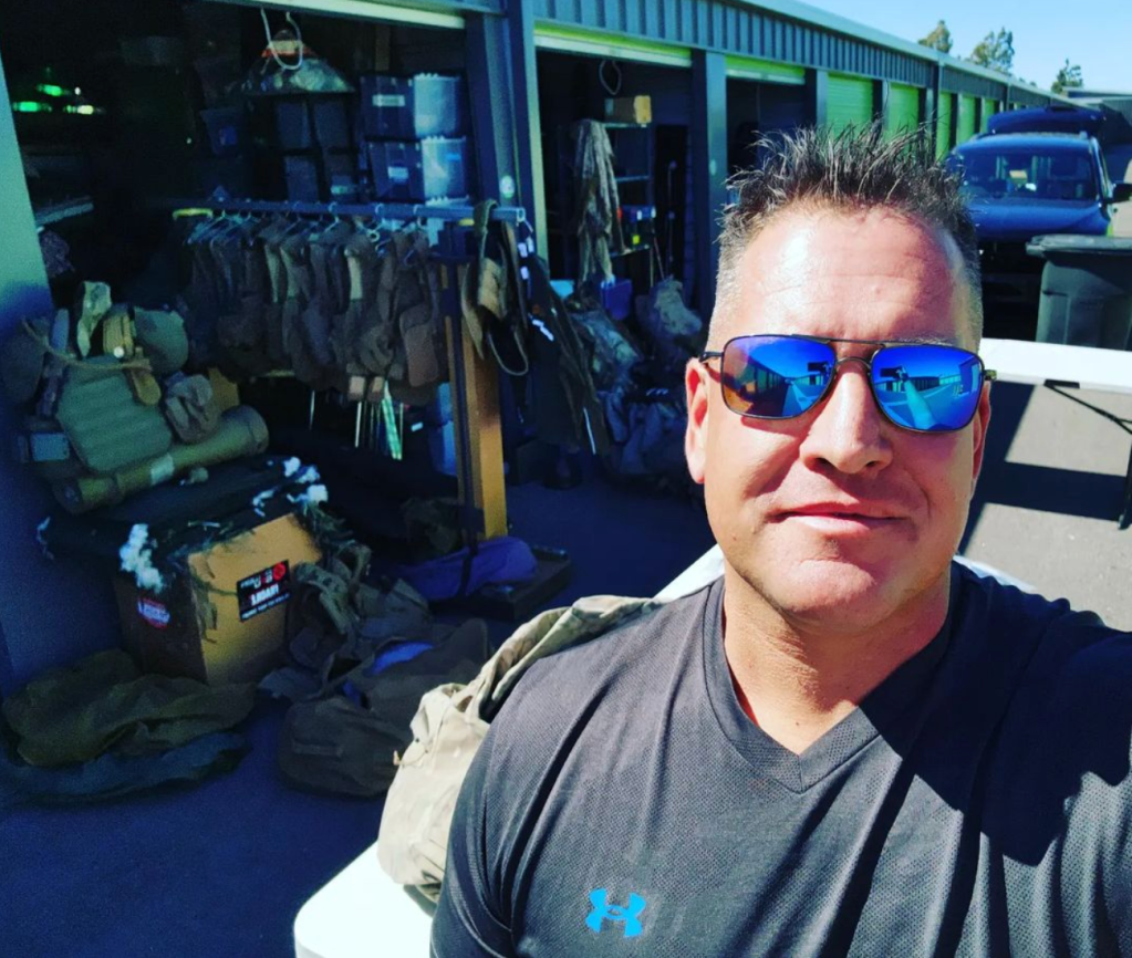 hollywood military expert donating to ukraine