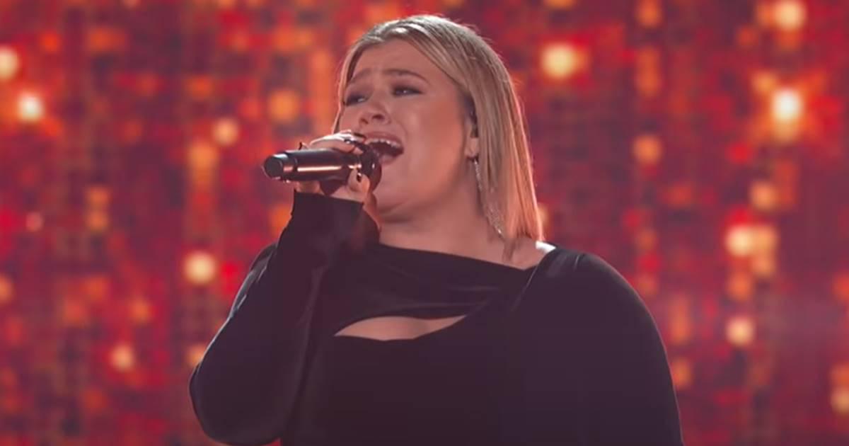Kelly Clarkson delivers a magnificent performance of "I Will Always Love  You" - Upworthy