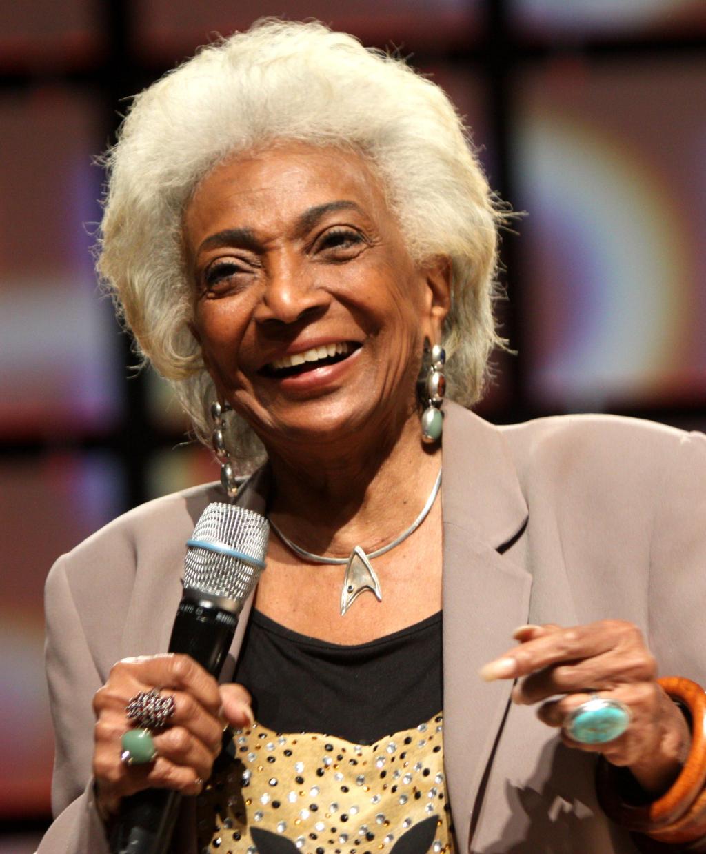 nichelle nichols star trek, nichelle nichols death, nichelle nichols mlk