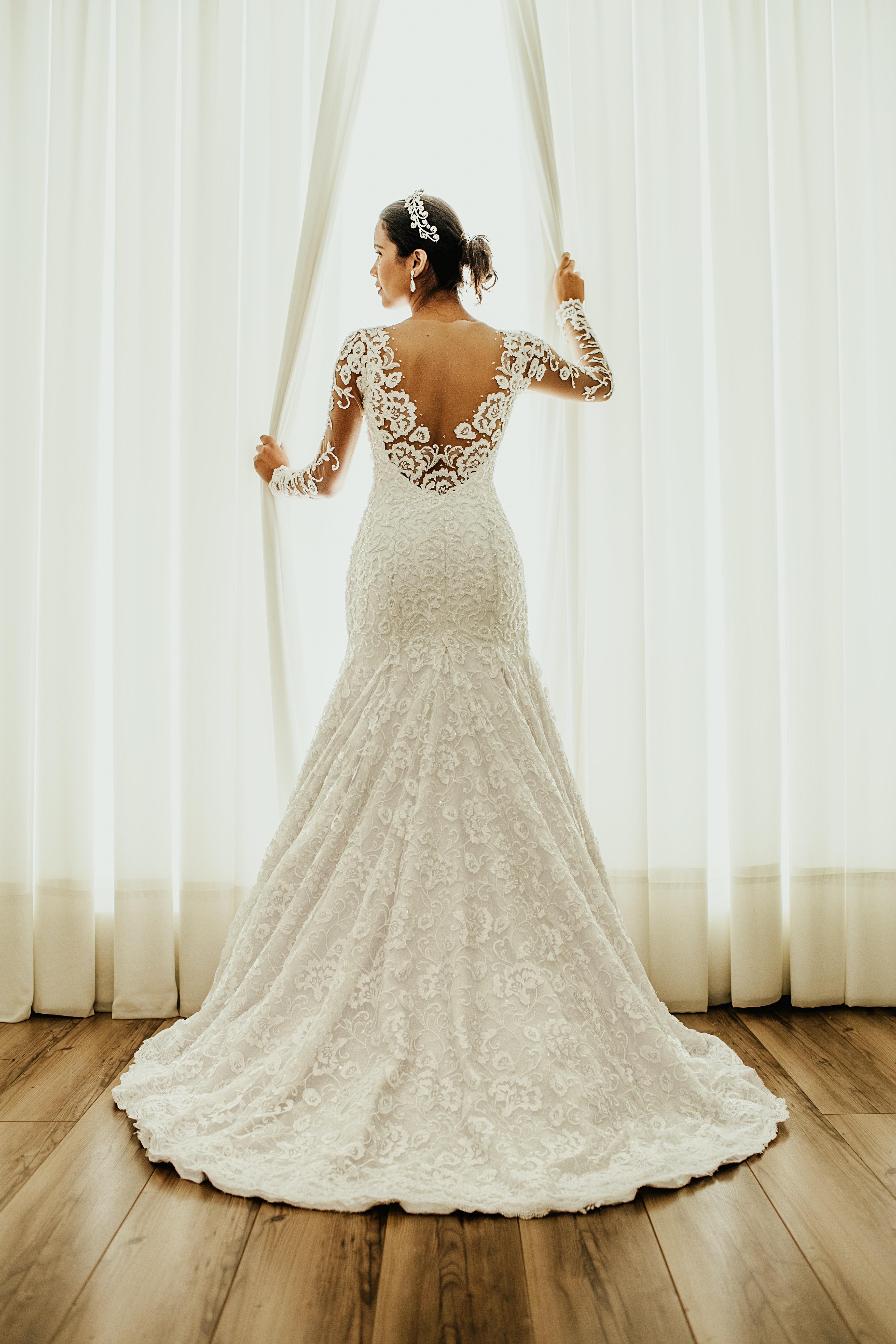 Bride knits her own wedding dress for $300 - Upworthy
