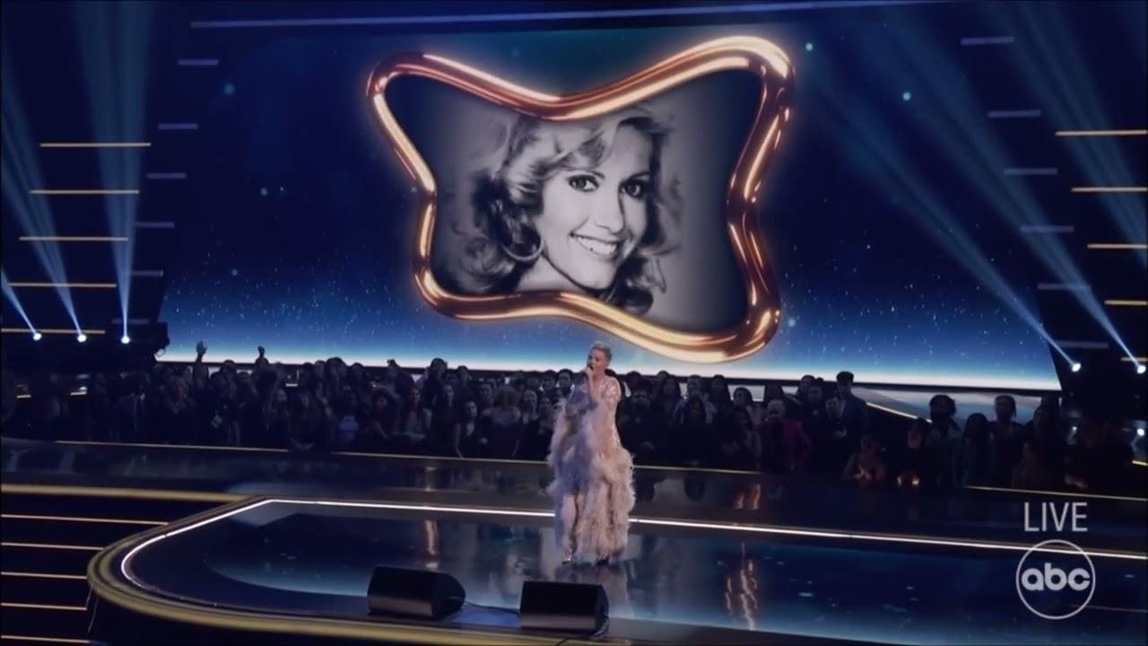 pink amas, pink hopelessly devoted, pink olivia newton john