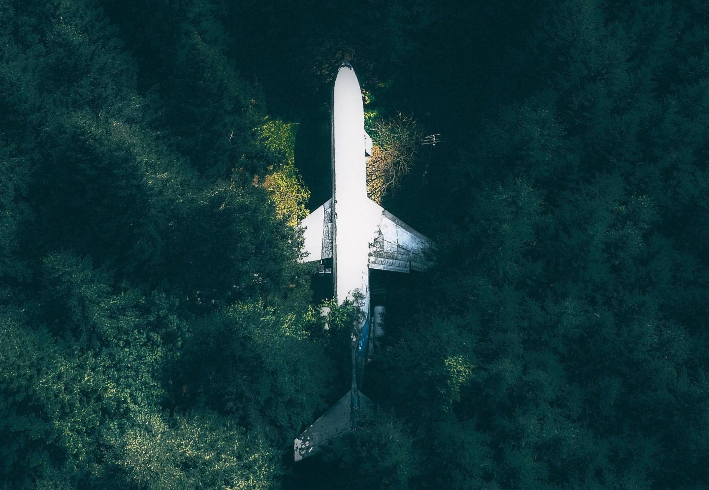 bruce campbell oregon, living in plane, plane home