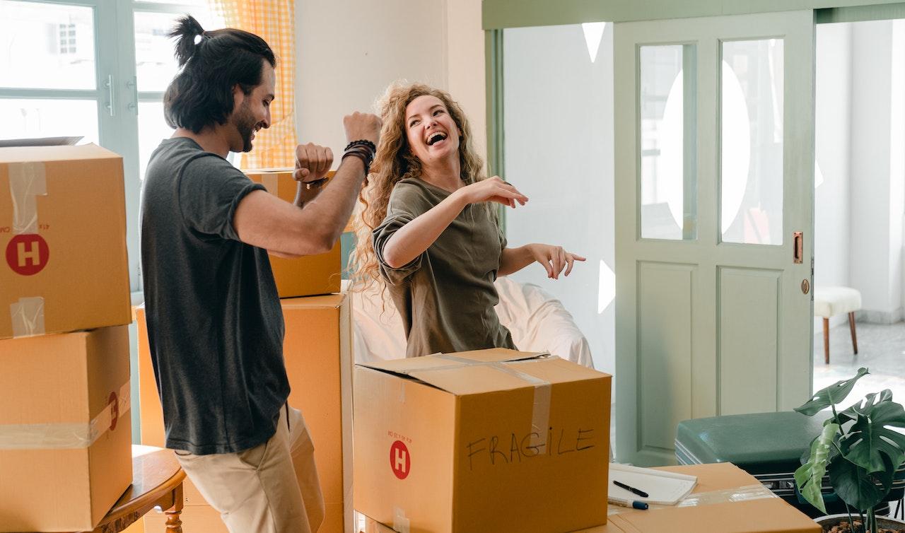 living apart together, lat couples, nontraditional relationships