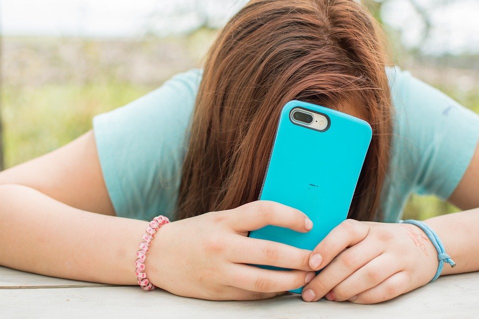 smartphone addiction, mental health, unplugging