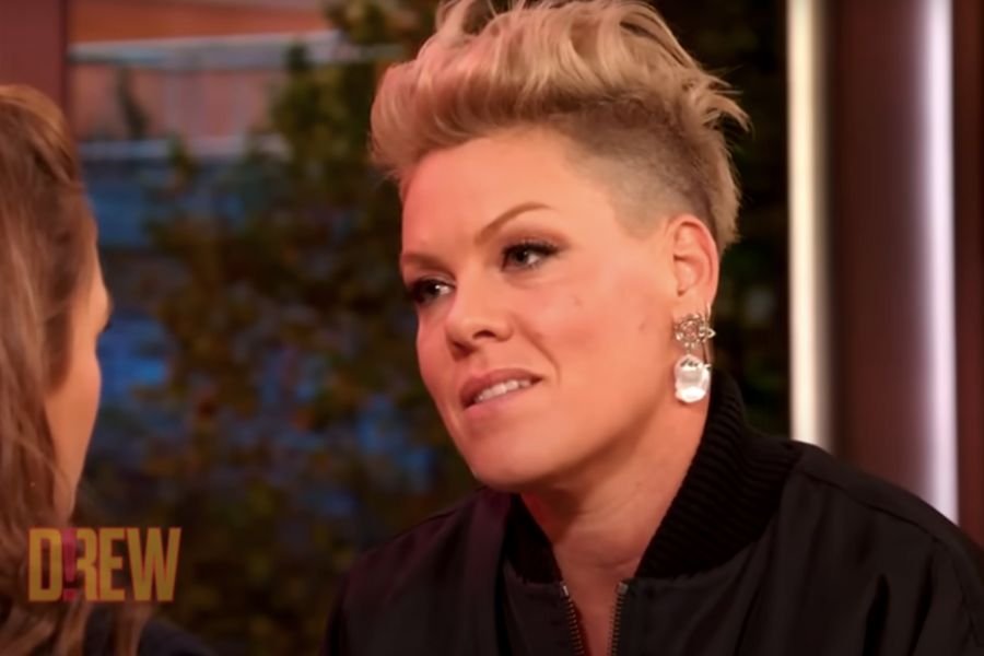 Pink, Drew Barrymore, motherhood