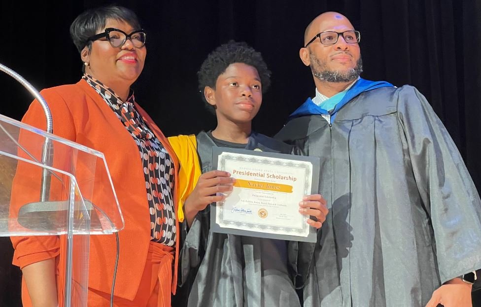 harris-stowe university, xavier jones, scholarships