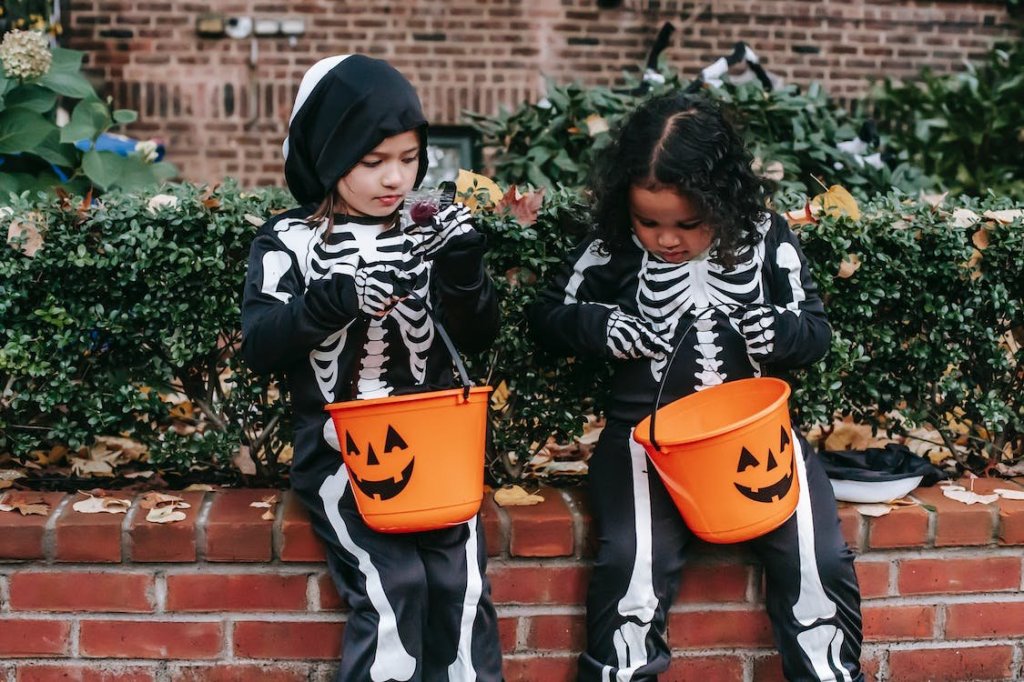 trick-or-treating, halloween, costumes