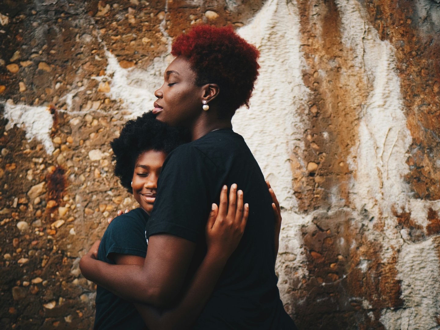 mom and child embracing