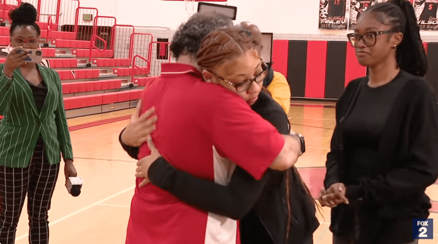 detroit high school students; high school students save teacher; students save teacher; students give cpr