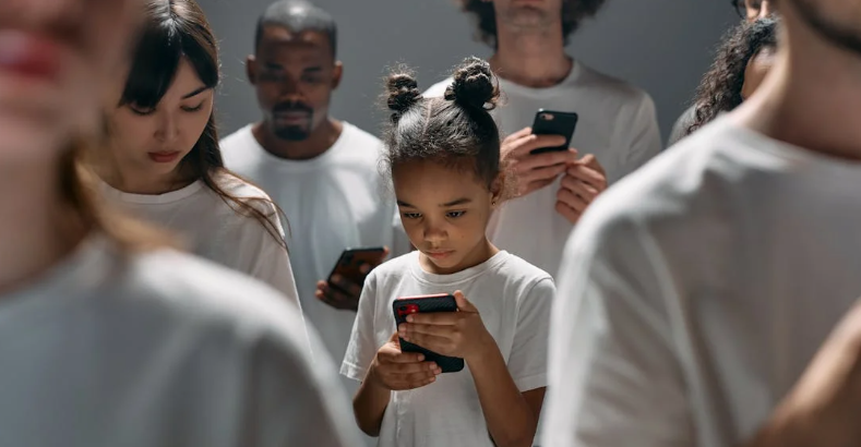 social media, the self, social media addiction