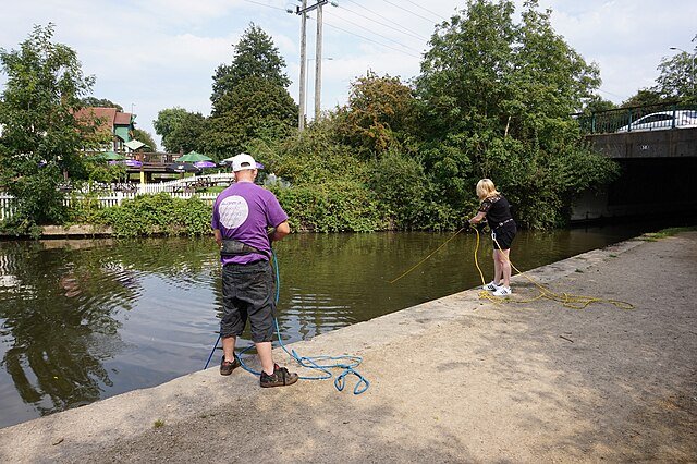 magnet fishing, new york city, queens
