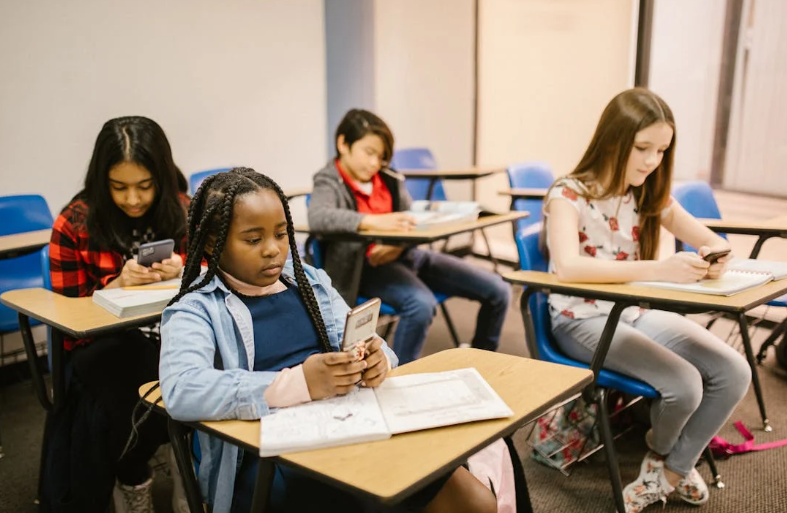 away for the day, smartphones in schools, smartphone addiction