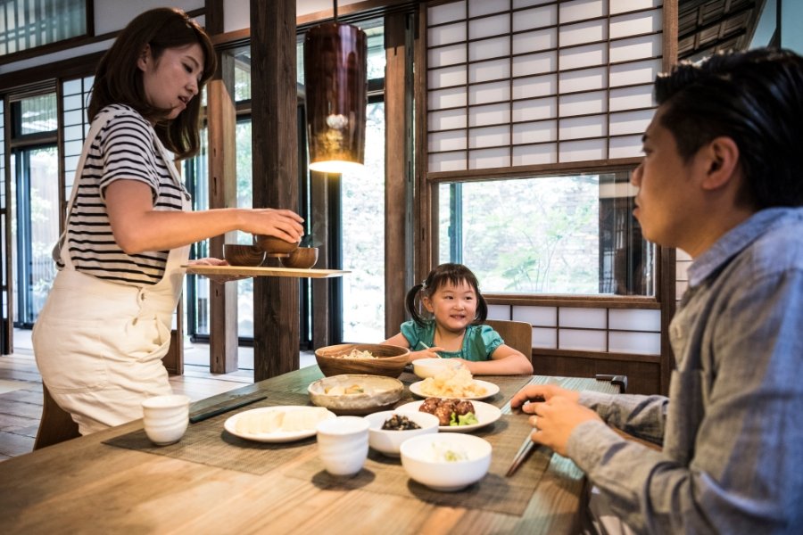 family eating dinner in Japan