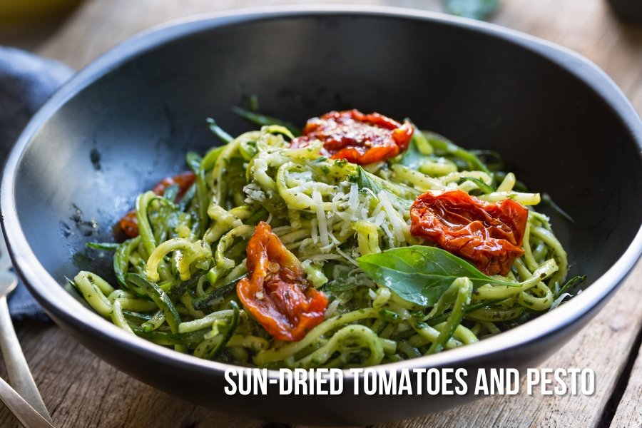 pesto pasta with sun dried tomatoes