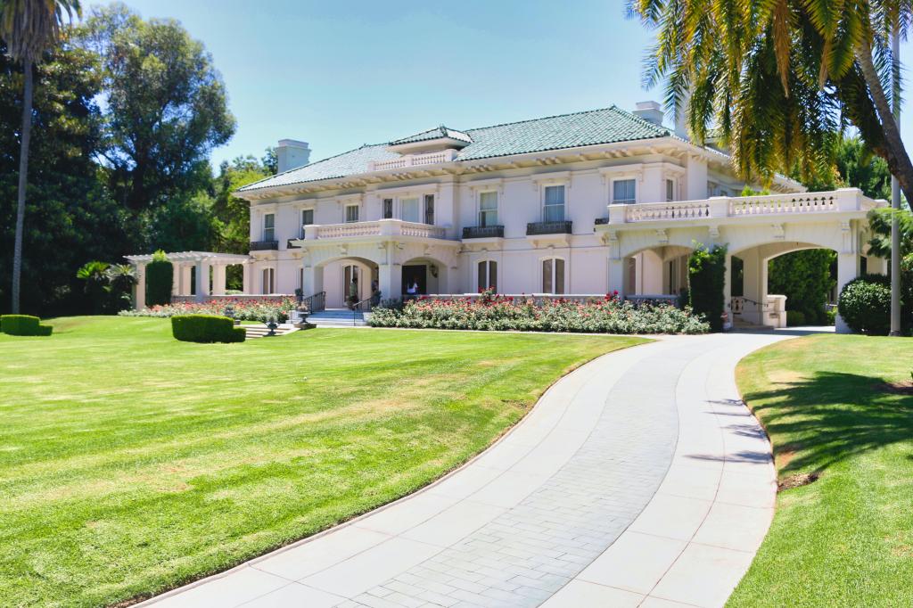 economics, poverty, The Daily Show