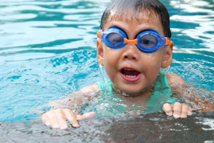 drowning prevention; swim lessons; toddler falls in pool; toddler saves himself; hero toddler; ISR water safety lessons