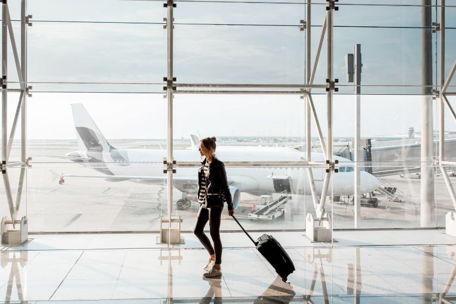 final moments; death; airport footage; airport finds final moments; woman's final moments with dad