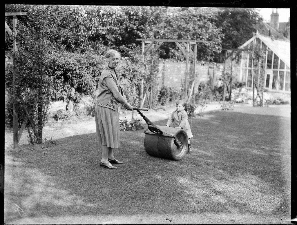 Ever wonder why people 100 years ago died so much younger? It’s these 14 reasons.