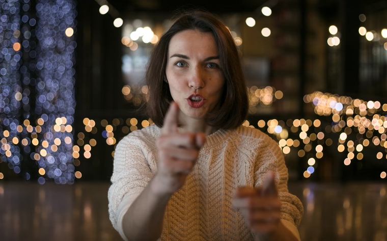 couple fight, red flags, jokes