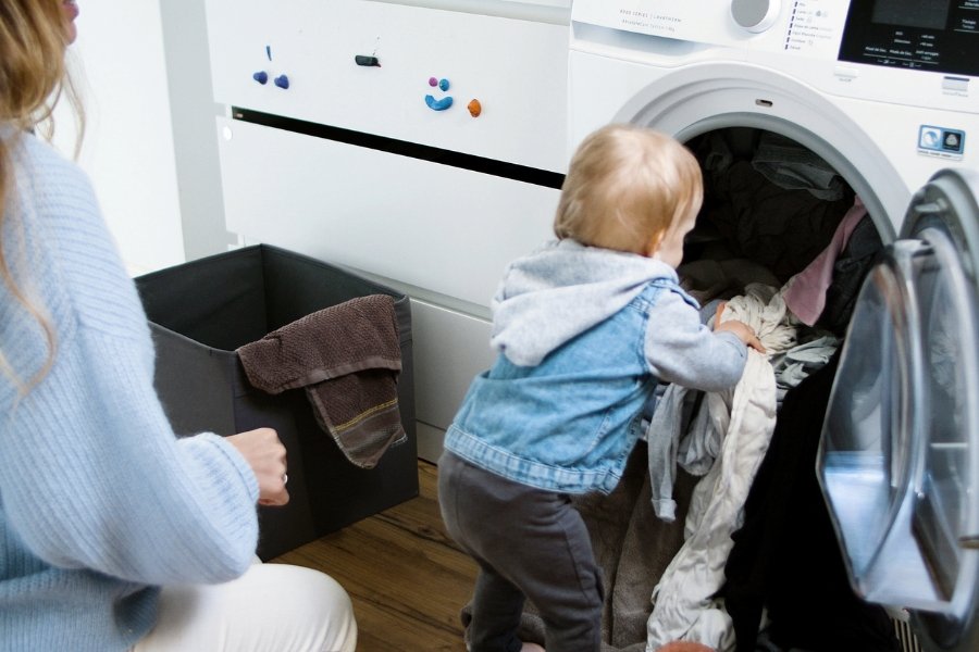mom, laundry, stay at home mom, toddler, houswork