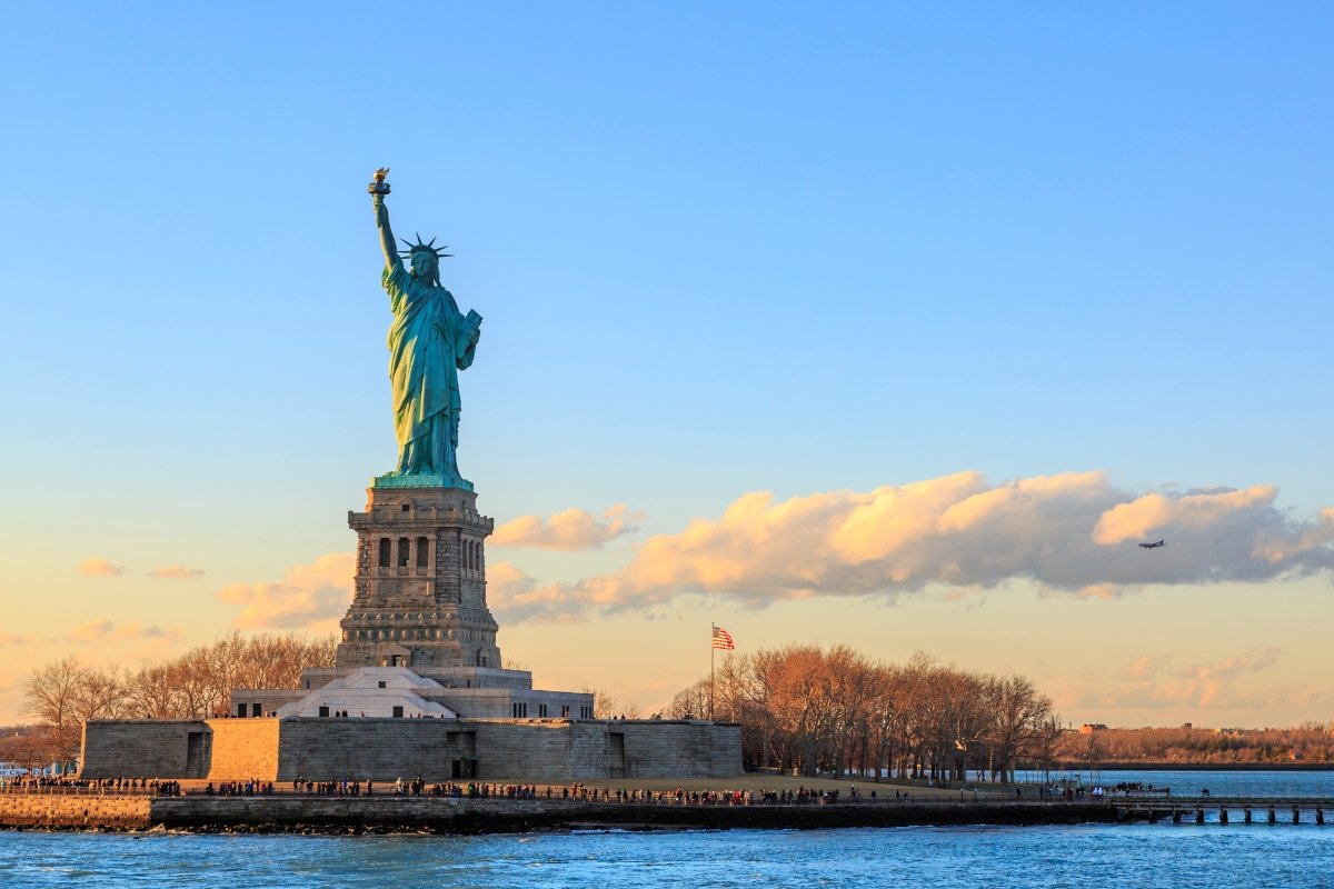 statue of liberty, liberty island, ellis island, immigration, slavery