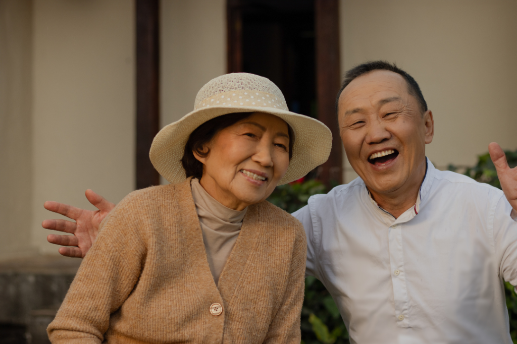 Older couple, Korean, smiling, happiness, sohwakhaeng