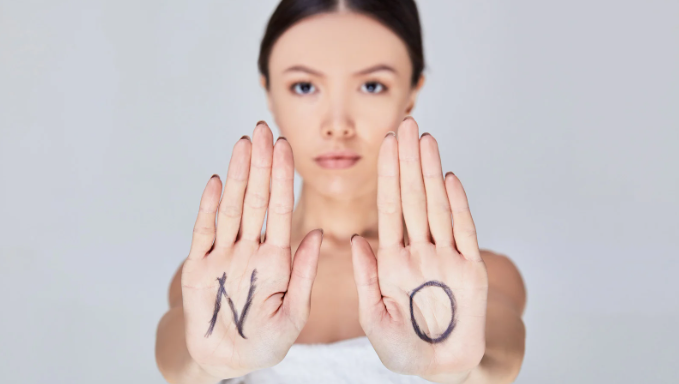 woman says no, no kids, childfree, independant woman, millennial, no