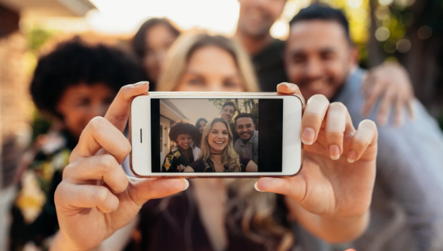 selfies, photography, friends in photos, camera phone, smartphone, good selfies, bad selfies