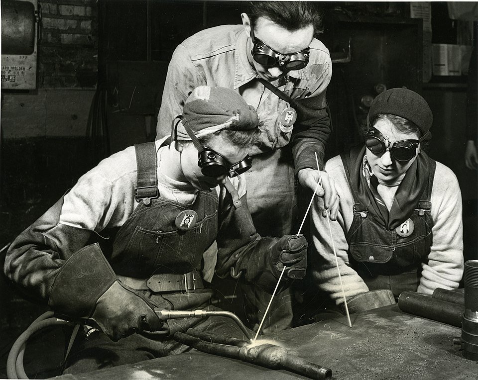welders, female workers, 1940s, us history, steel, factory workers, alloy steel,
