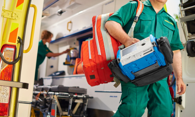 ambulkance, heart attack, health care, emergency, ambulance driver