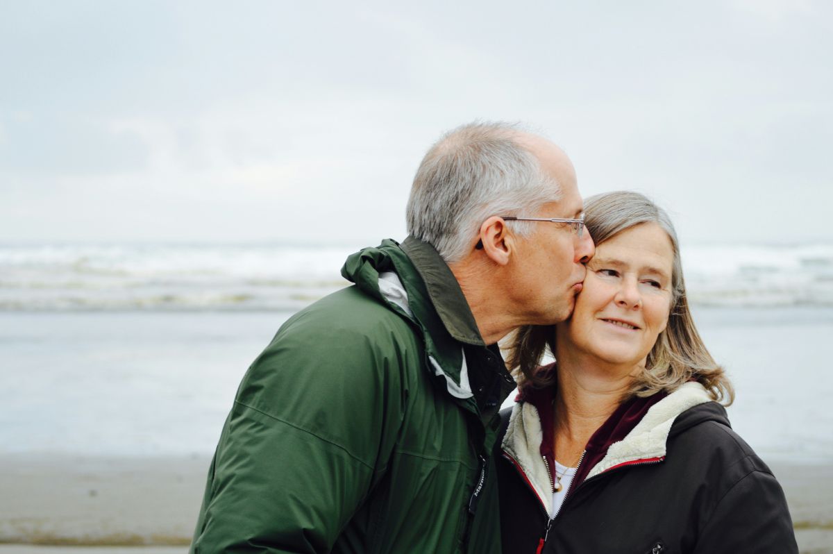 laundry; bone cancer; love story; man builds device; kindness