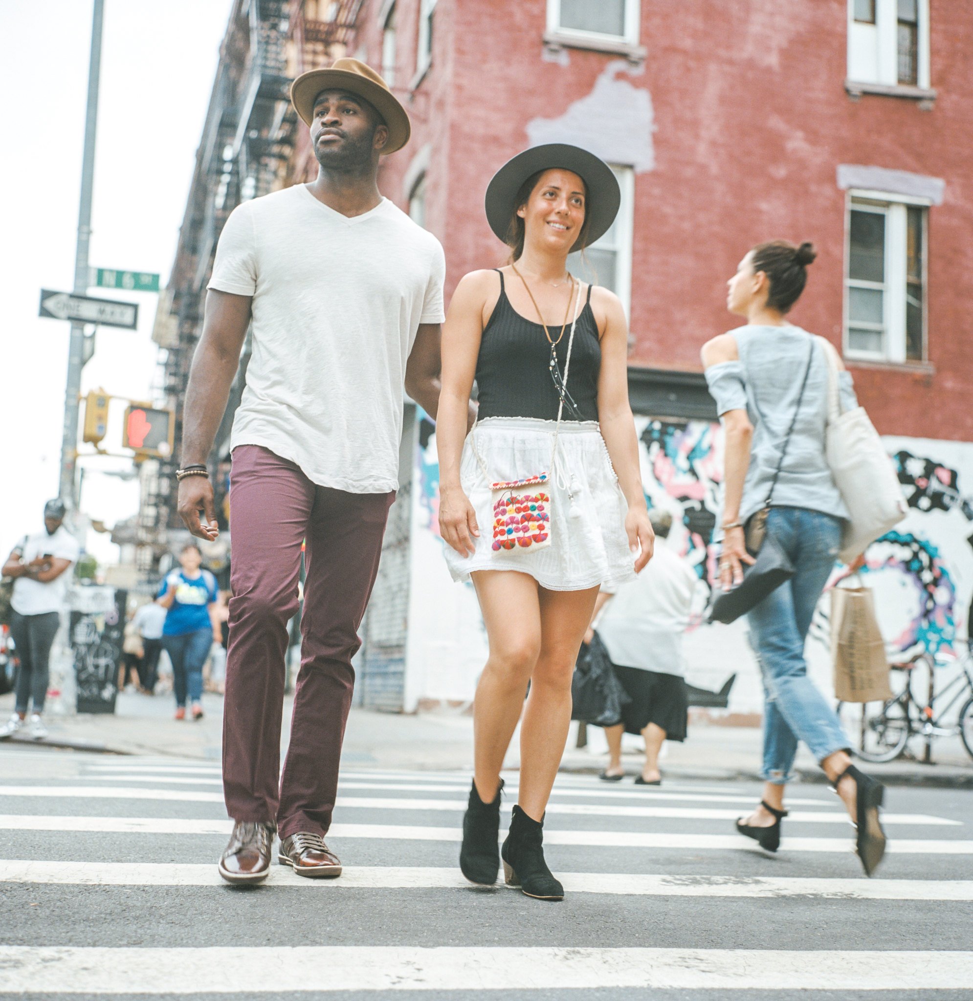 new yorkers, americans new york city, brooklyn, walking in ny, man and woman