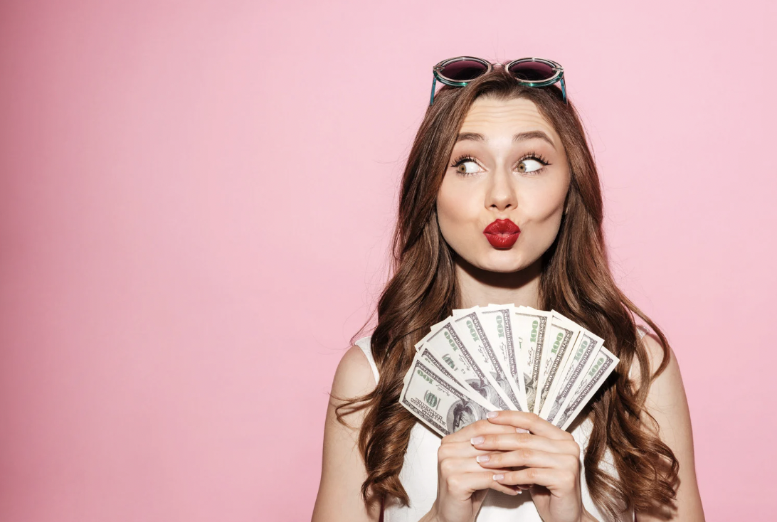 Expert in positive psychology reveals the 8 times 'money can absolutely buy happiness'
