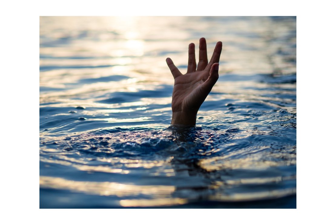 A maintenance worker heard screams coming from a pool. He did not hesitate to act.