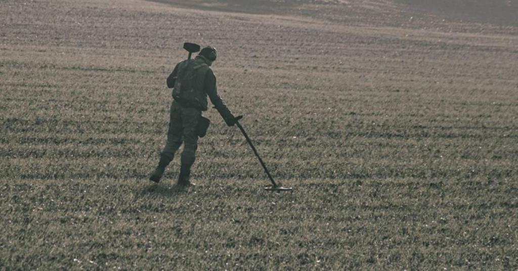 metal detector, sheriff of nottingham, robin hood, antiques, historic artifacts, amazing finds, explorers, history