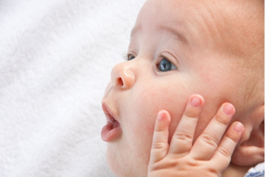 baby, newborn, baby looking surprised