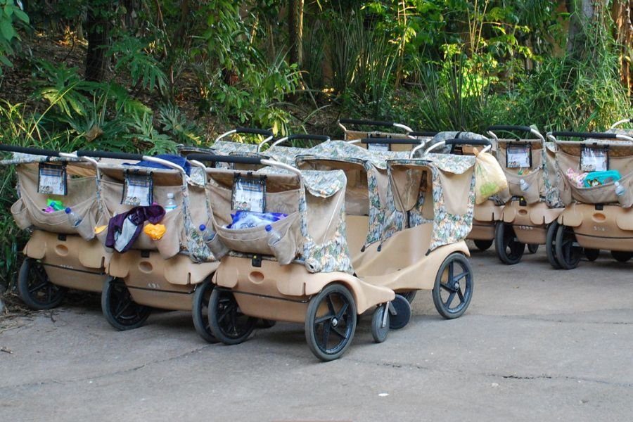 Disneyland; Disney World; Disney budget; tips for Disney; family vacation; cool kid summer