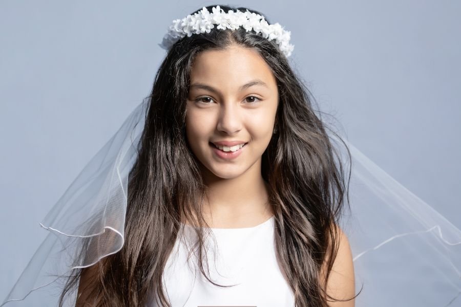 Disneyland Paris; Disneyland wedding; Disneyland fake wedding; child bride; child bride prank