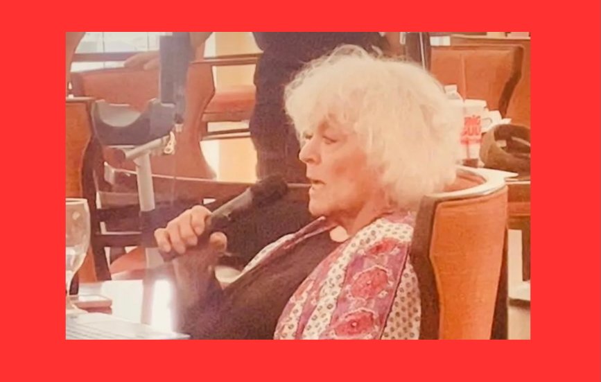 Carole Wade, Senior Living, music, karaoke, Fleetwood Mac