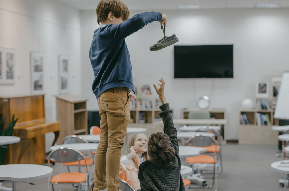 self defense for kids, kids fighting, teaching non violence, bullies, parenting, parenting coach, toddlers, kids hitting