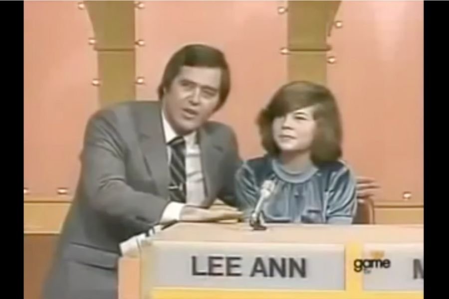 Girl stops 80s game show host in his tracks after uncomfortable interactions with other kids