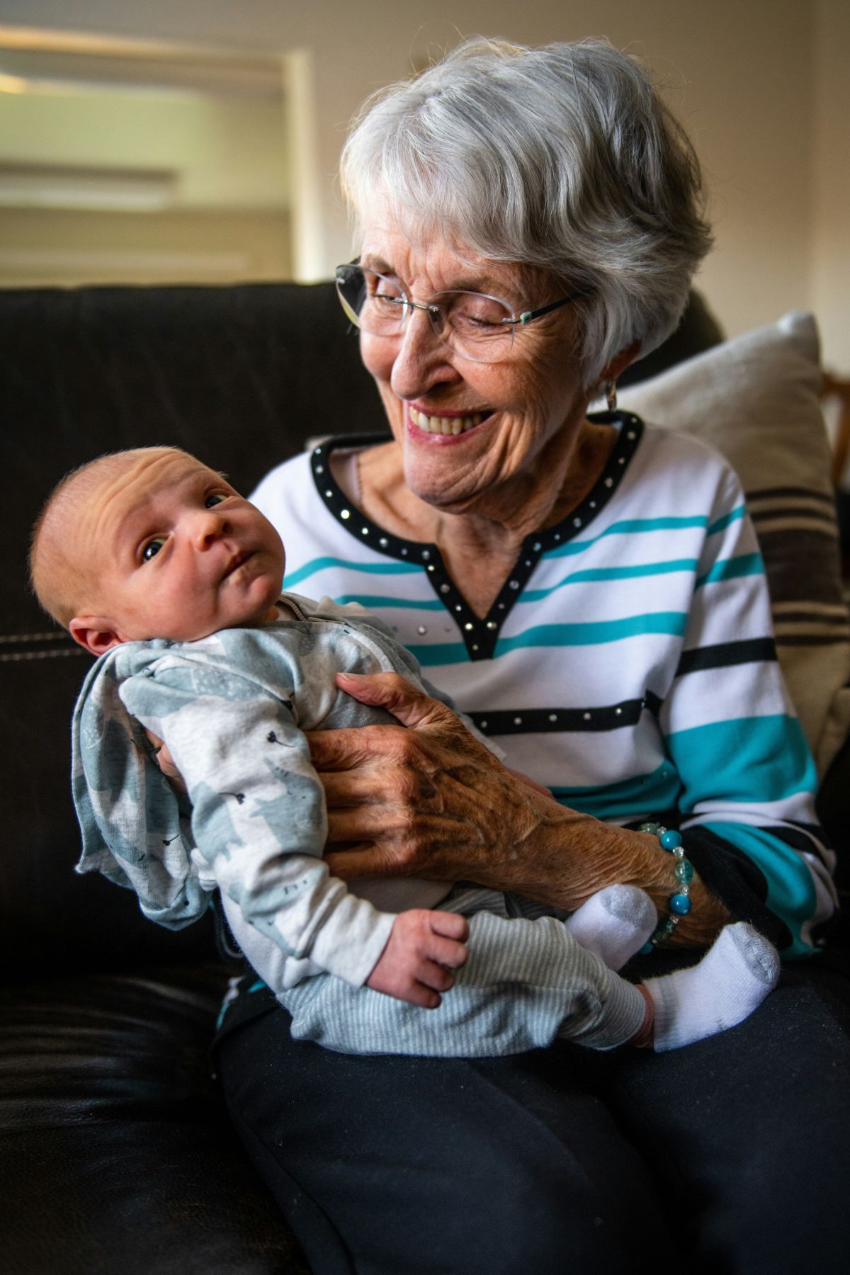 grandmas, evolution, grandma effect, grandmother effect, grandparents, parenting, family, love, kids, children