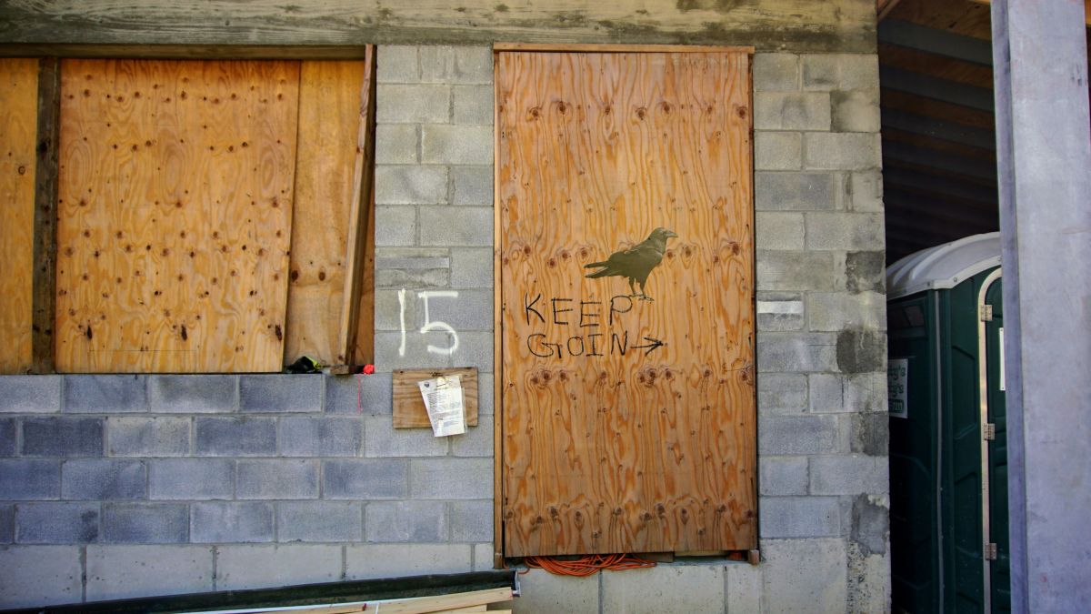 squatters; squatters rights; man moves in with squatters; illinois squatter laws