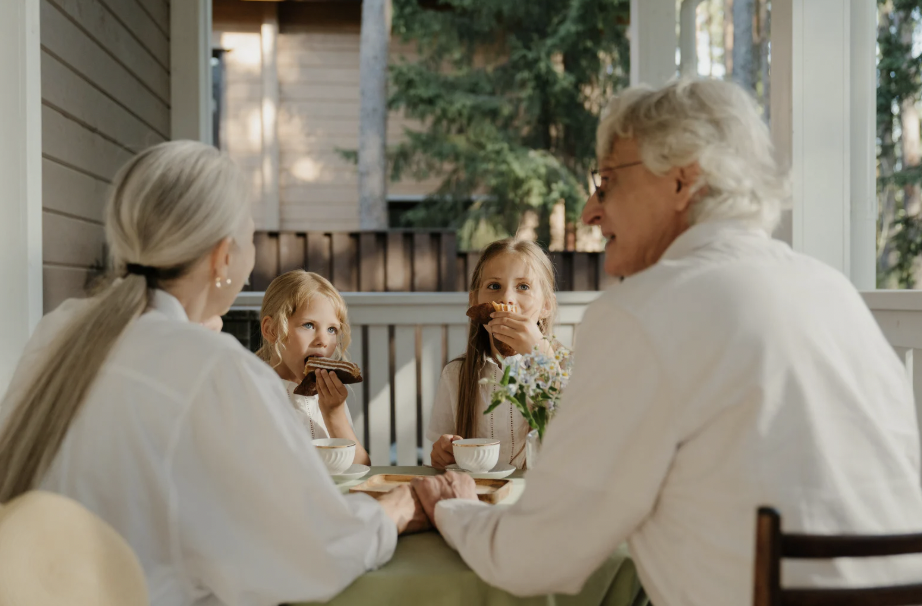 setting boundaries, grandparents, grandparent visits, family, parenting, time with family, family dynamics