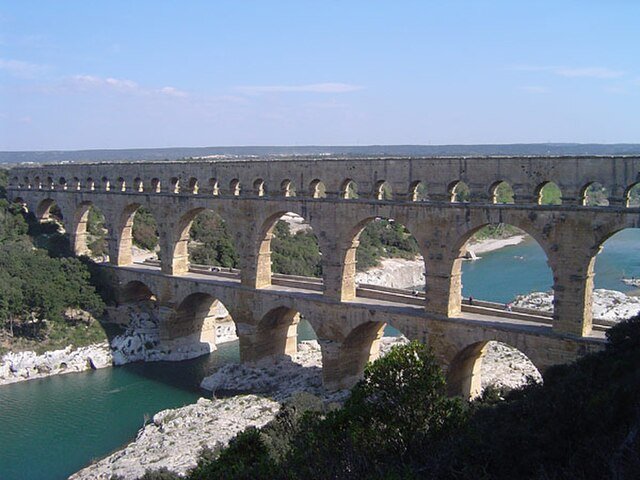 roman aqueducts, pont du gard, roman empire engineering