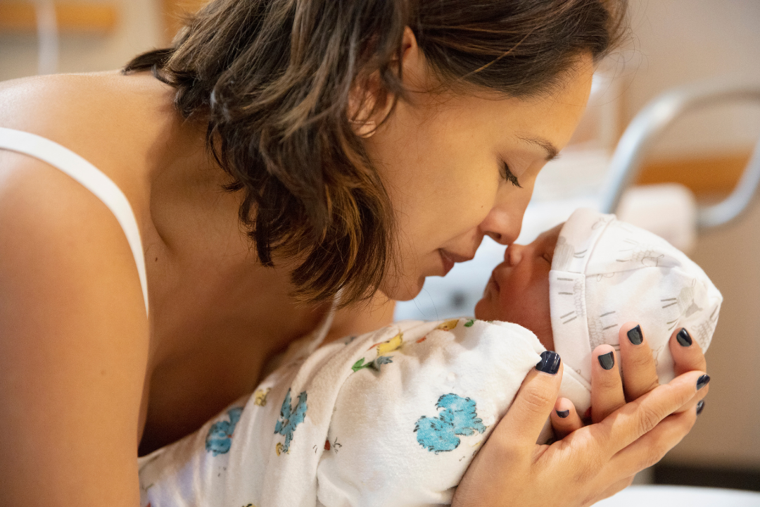 dad, newborn, hospital, mom, delivery