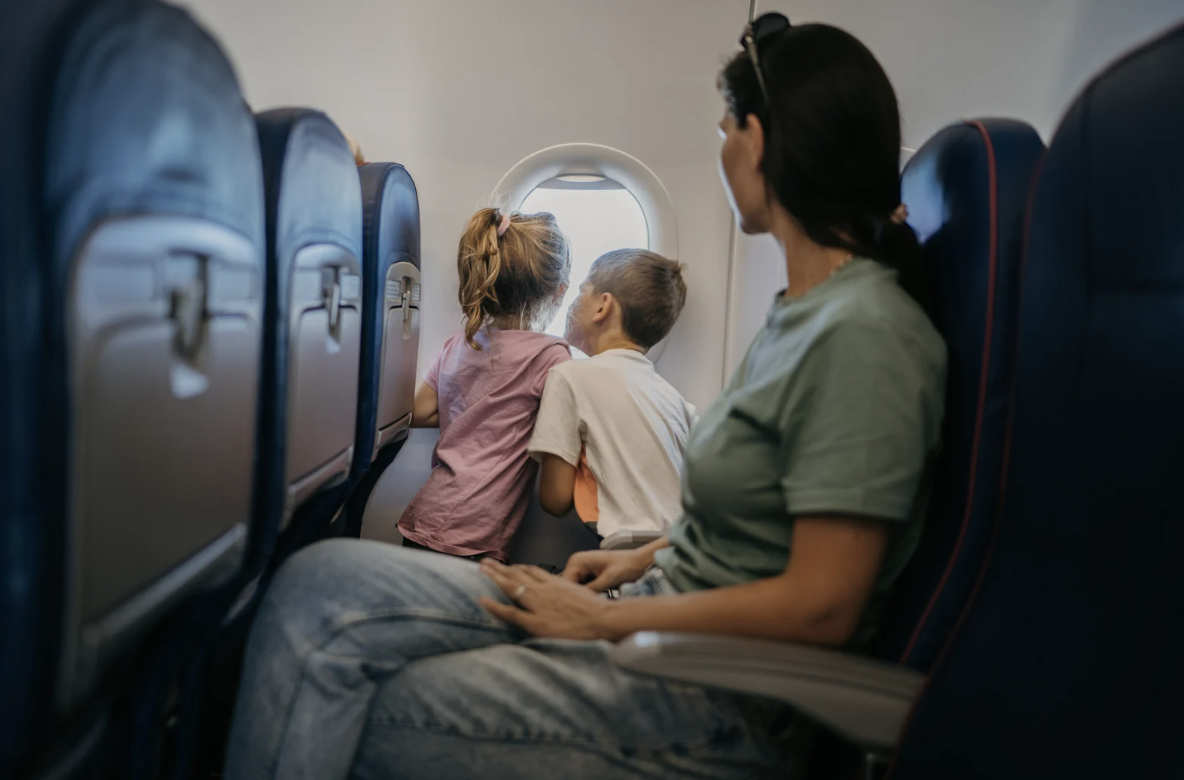 Delta, flying, Delta airlines, kids on planes, children's seating on planes, Reddit